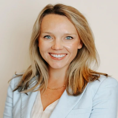 Carolyn Hunter
