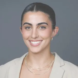 Dr. Chloe Issa